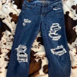 American Eagle Curvy distressed high waisted jegging